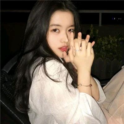 陈小妹女装穿搭