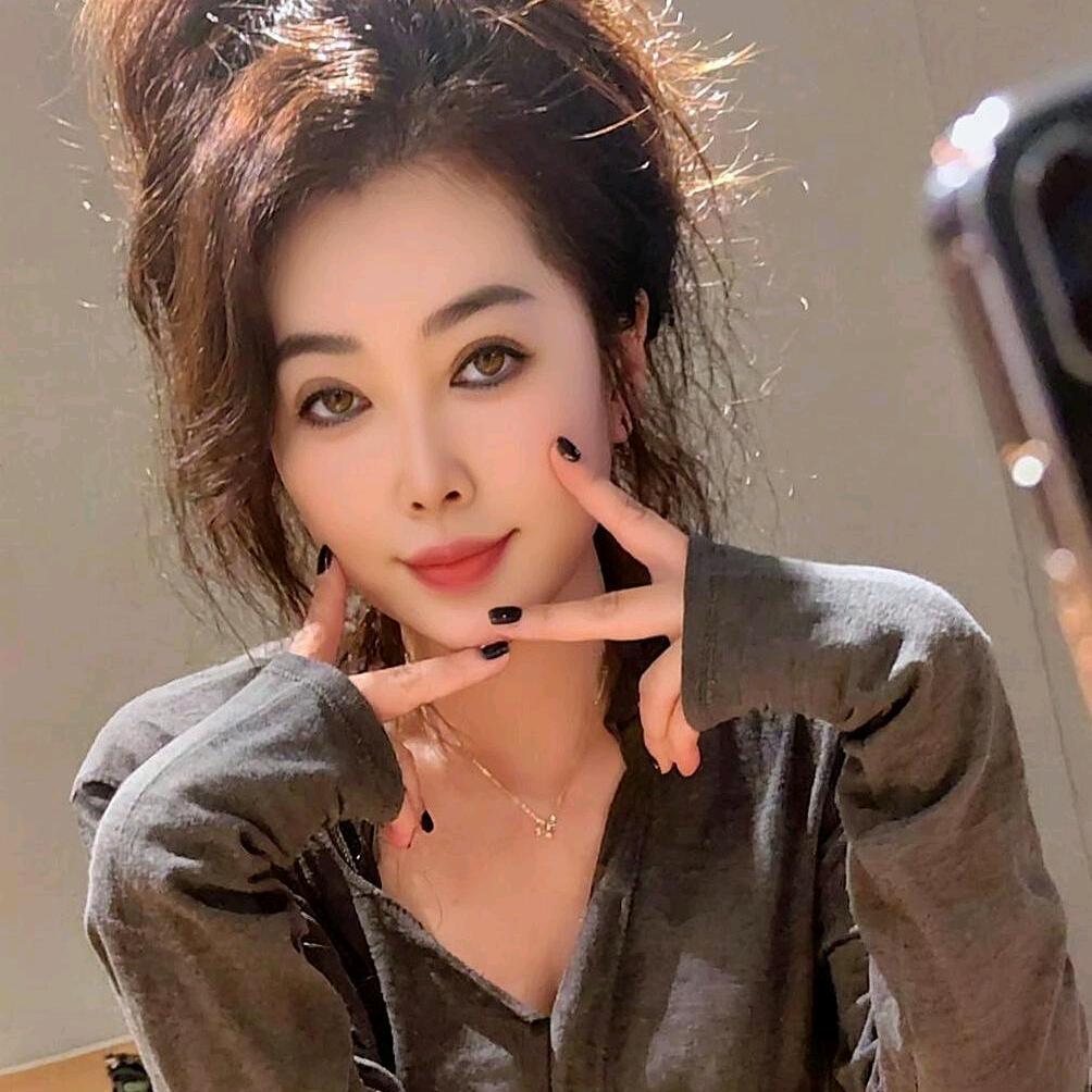 依依