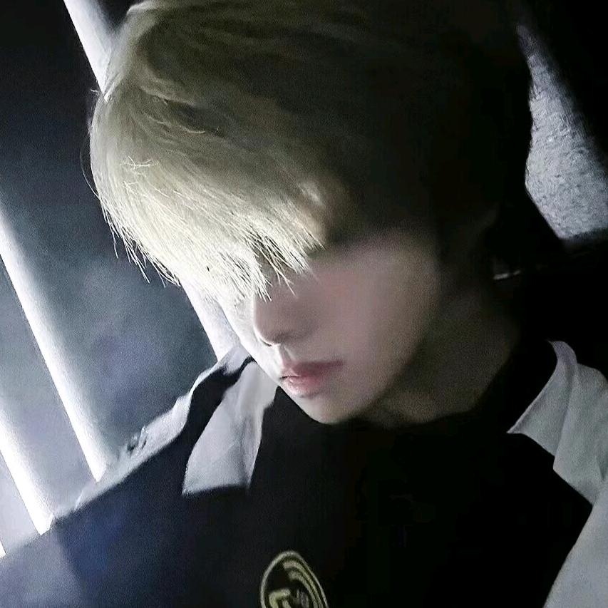 ༺༽༾ཊ࿈ཏ༿༼༻小学生