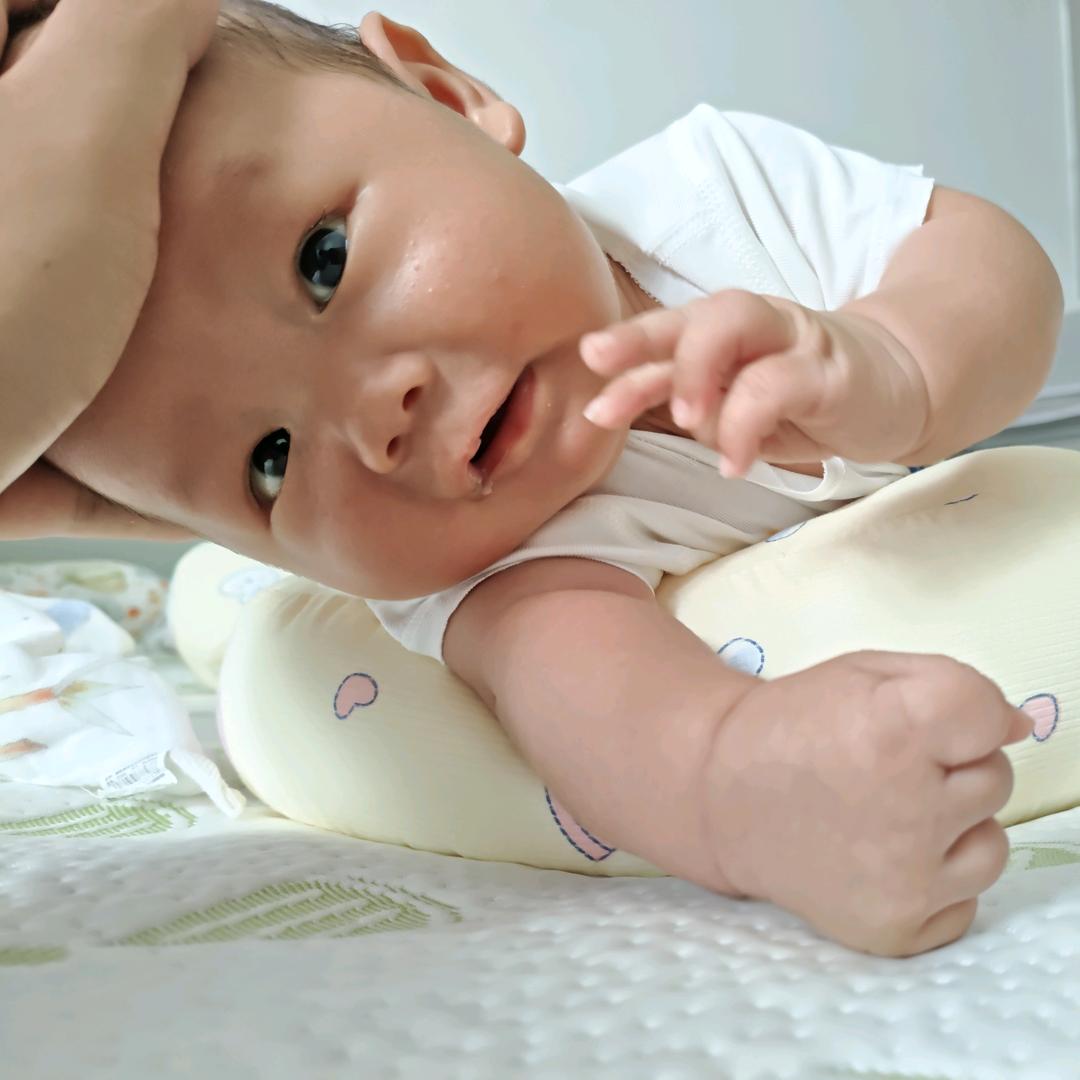 不爱哭的小小张