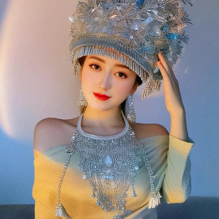 A _ 周周 ✨