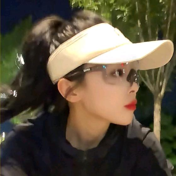很酷很酷的女超人