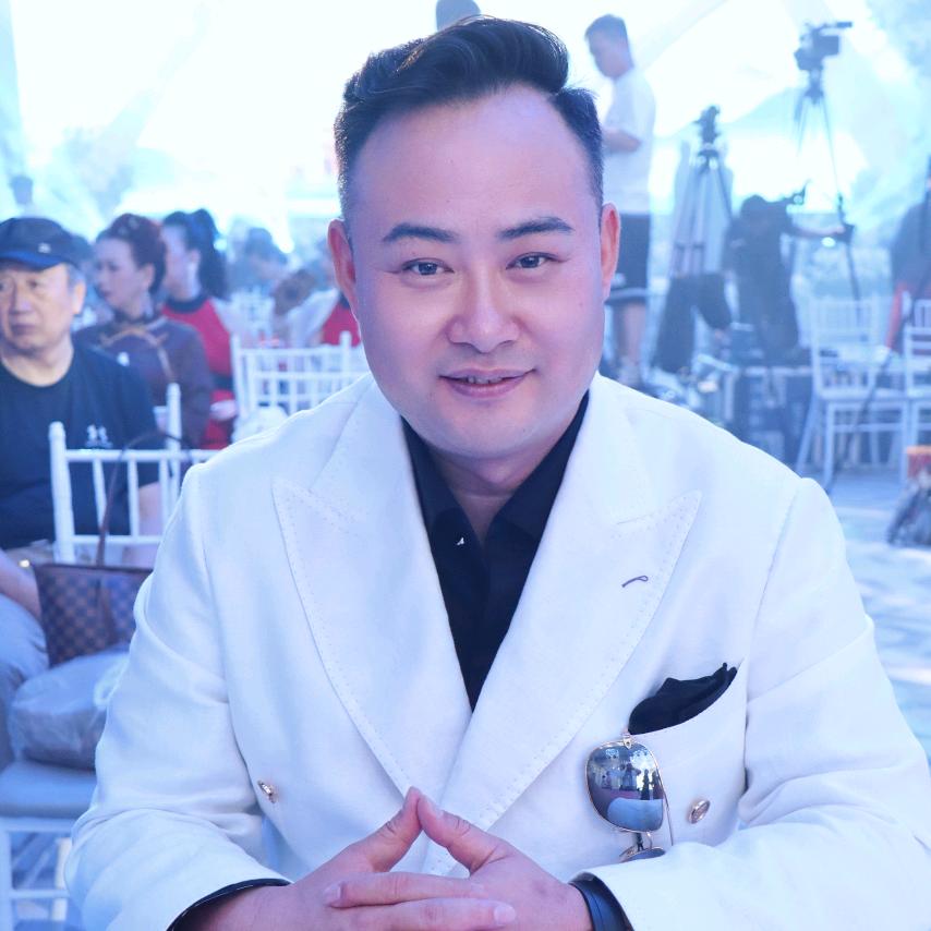 佰孝灵小豪哥