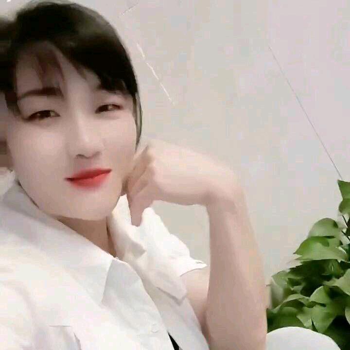 灯光下＼酒色迷人