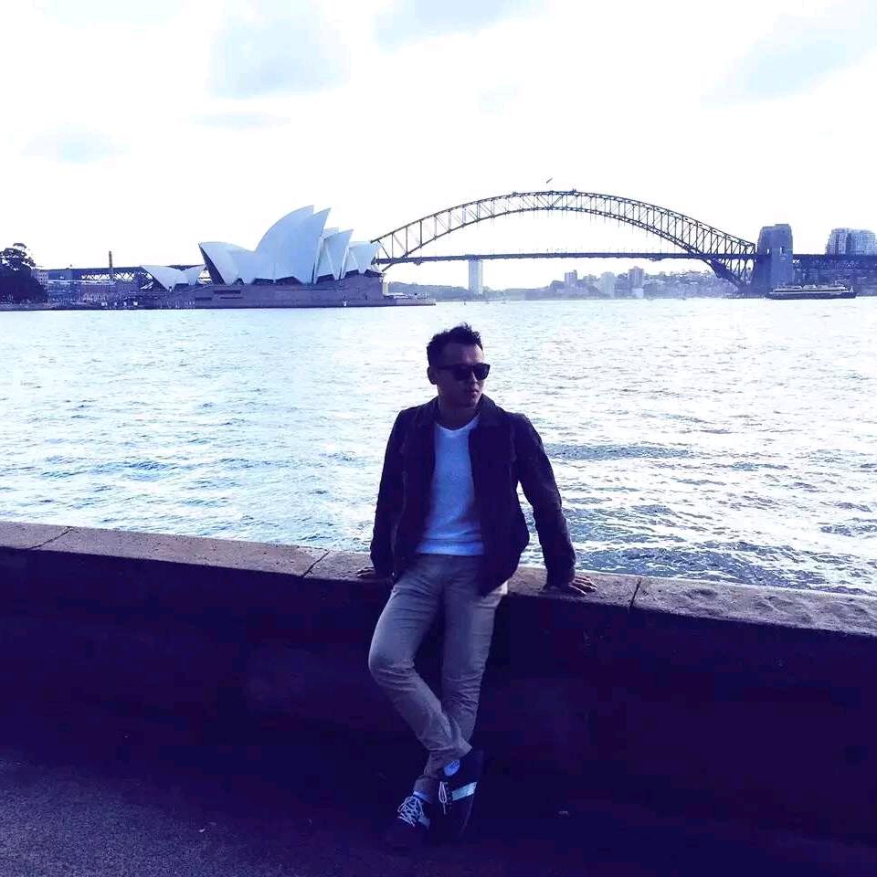 霸道总裁路边强行猛吸乞丐草莓味胳肢窝