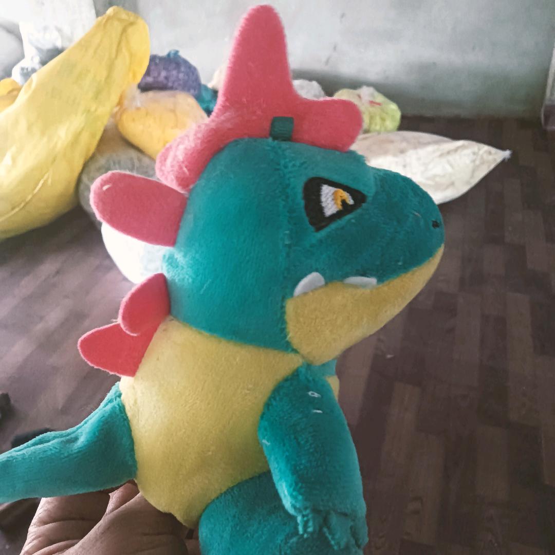 晨露在家做玩具