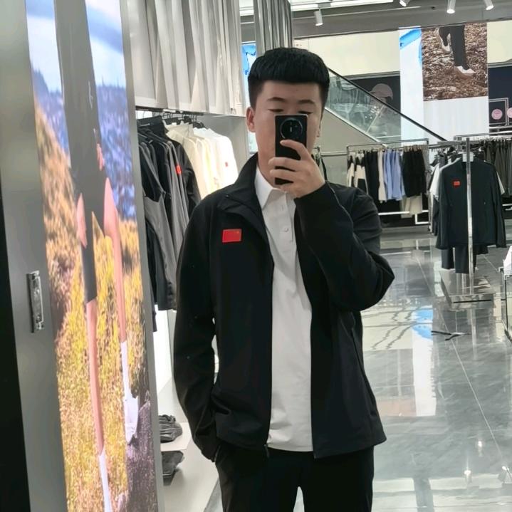 安踏冠军起早贪黑的牛马