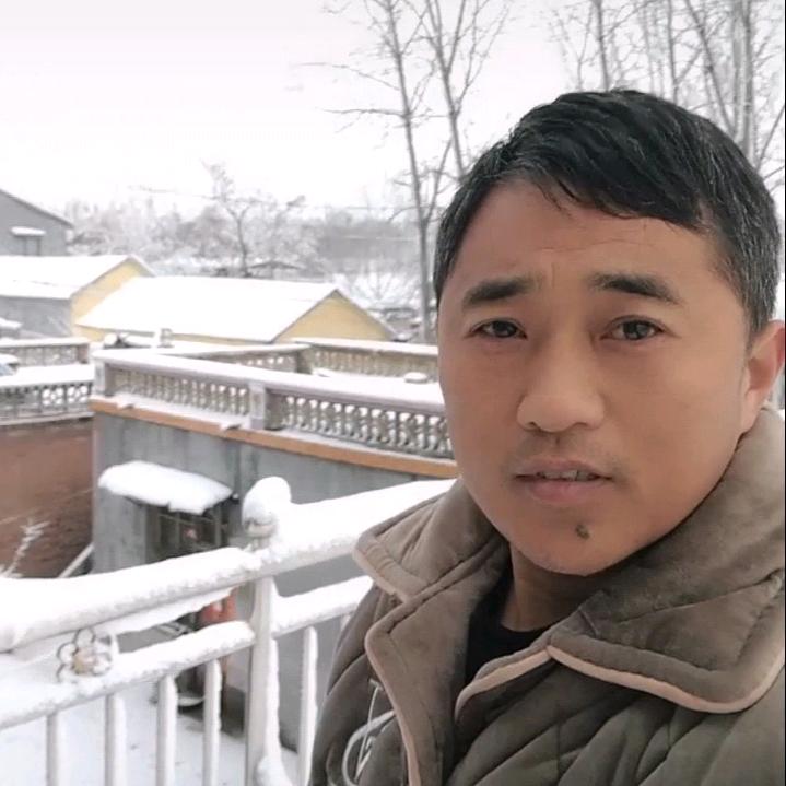 曹县伊诺衣柜定制工厂<不定点直播。>