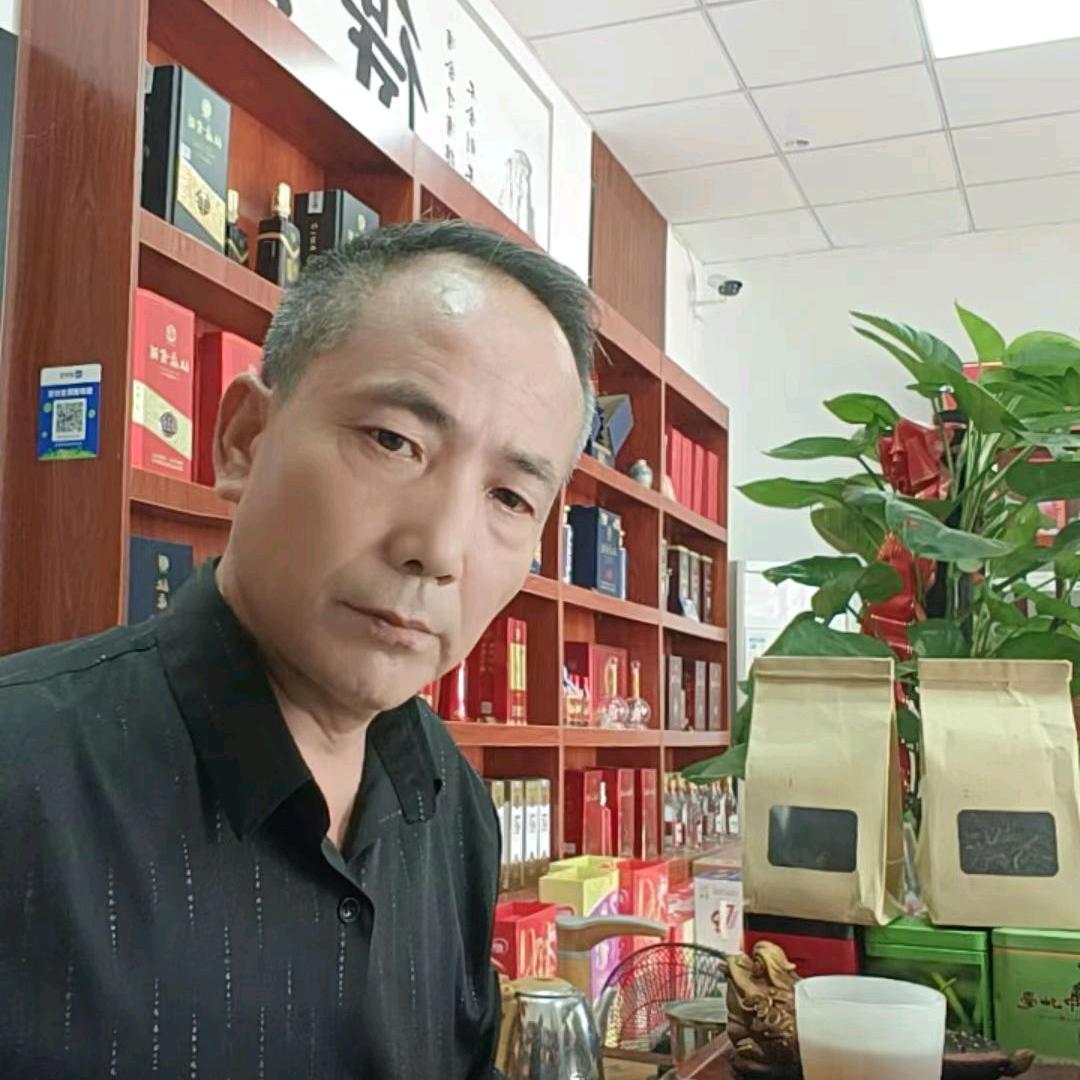 华仔，汉山缘茶果烟酒商行