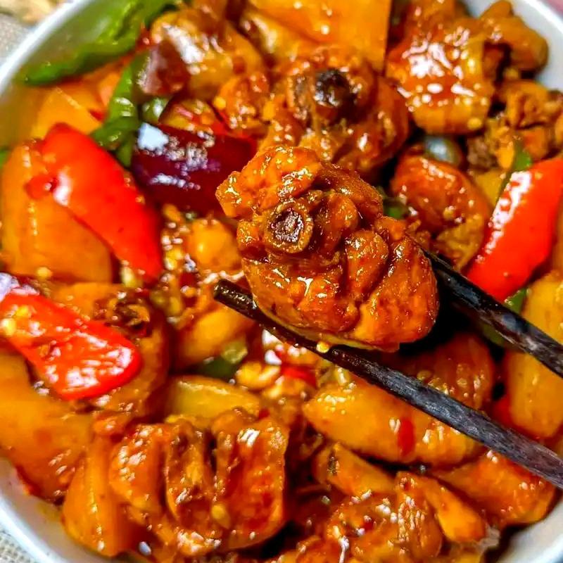 杨小仔黄焖鸡米饭