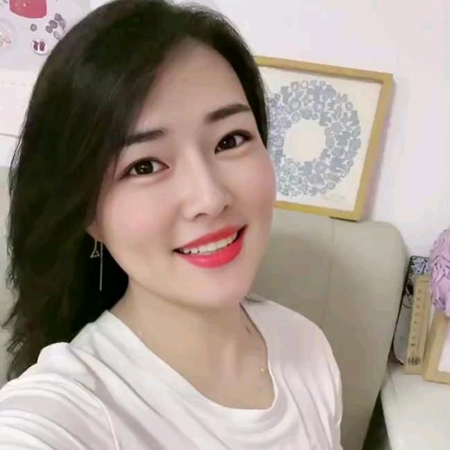 大美妞爱笑