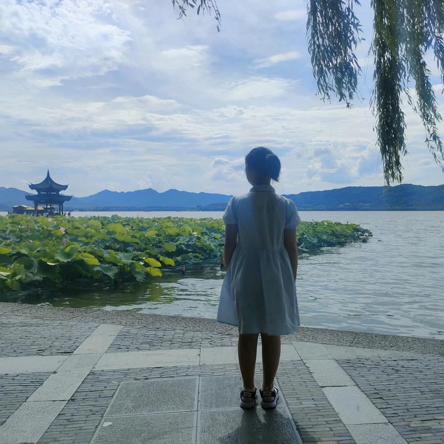 就爱吃喝玩乐