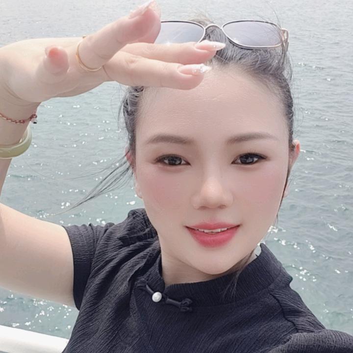 请叫我👉🏻然姐