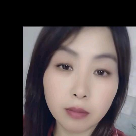 何何