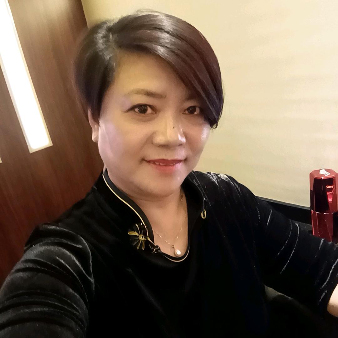 小美女一家