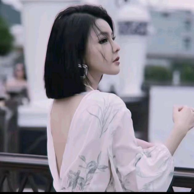 溶溶RONGRONG轻奢女装