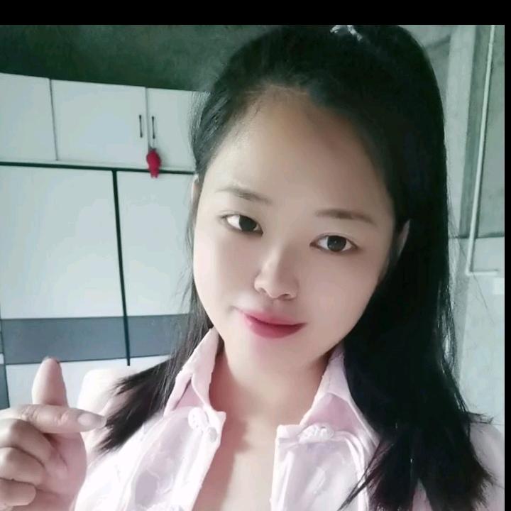 不漂亮妞。