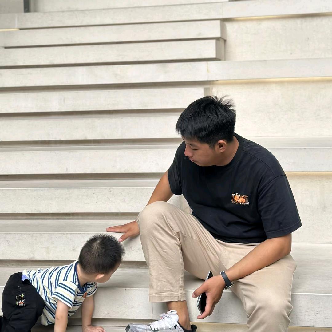 高木建机罗伟鸿