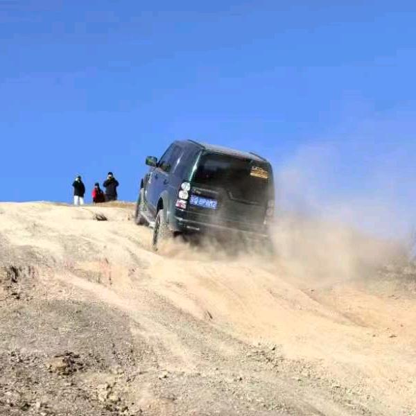 LAND ROVER 4