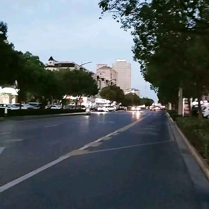 @闹闹