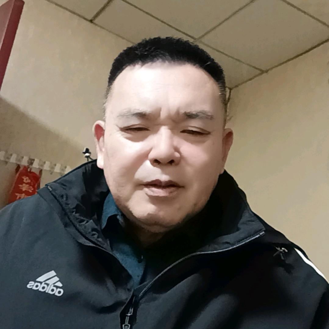 臣哥头像