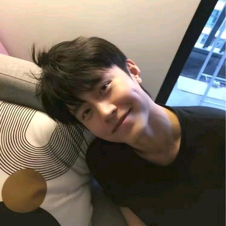 喝一百杯拿铁