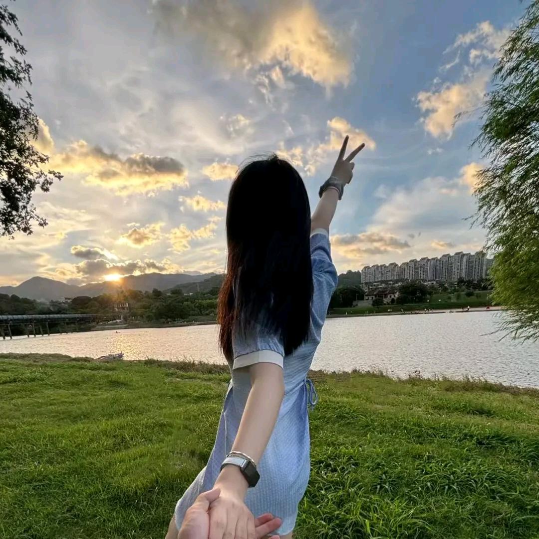 无言。