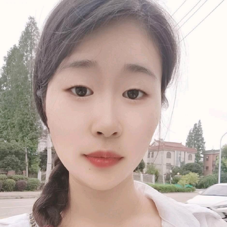 种西瓜的小姐姐