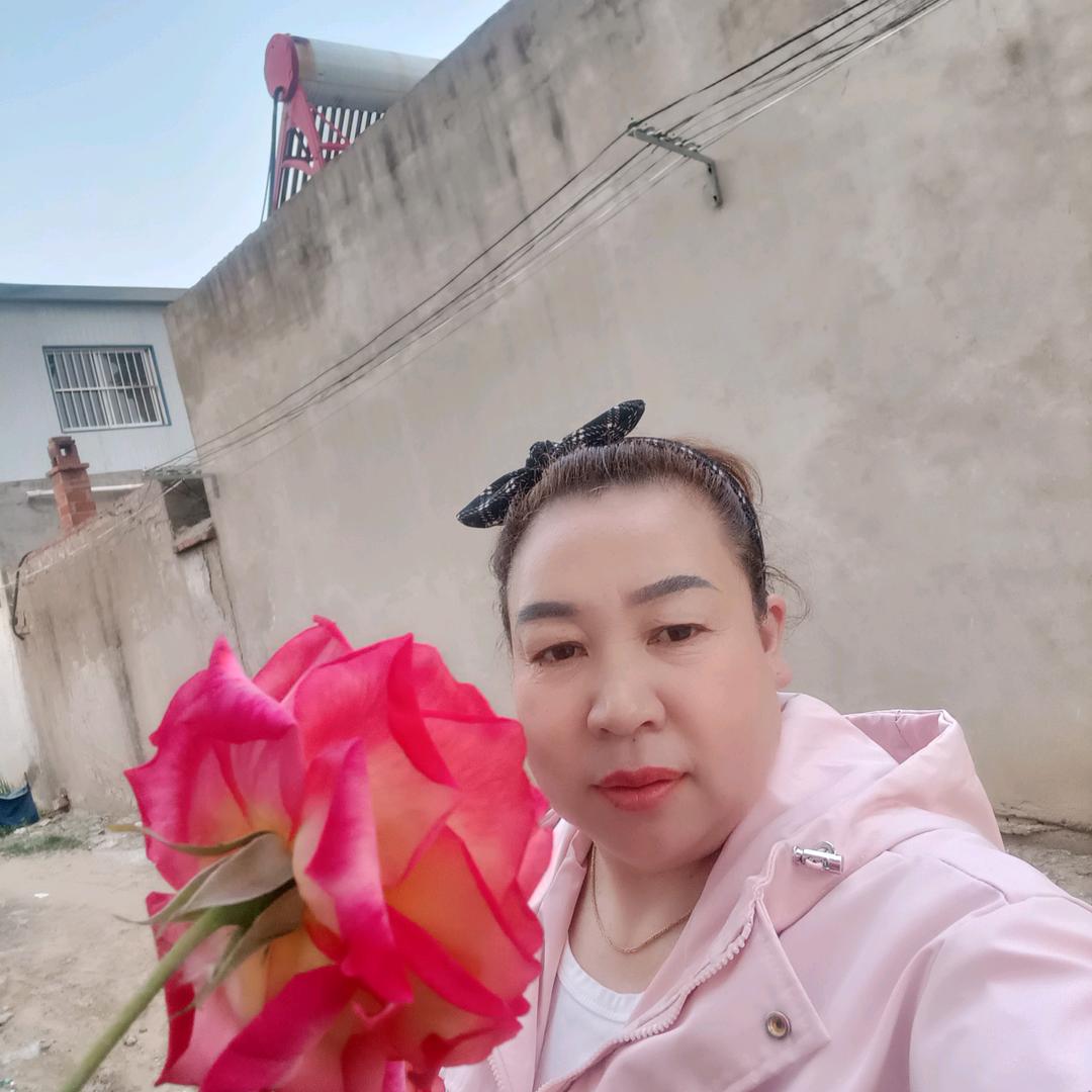 爱跳健身操。