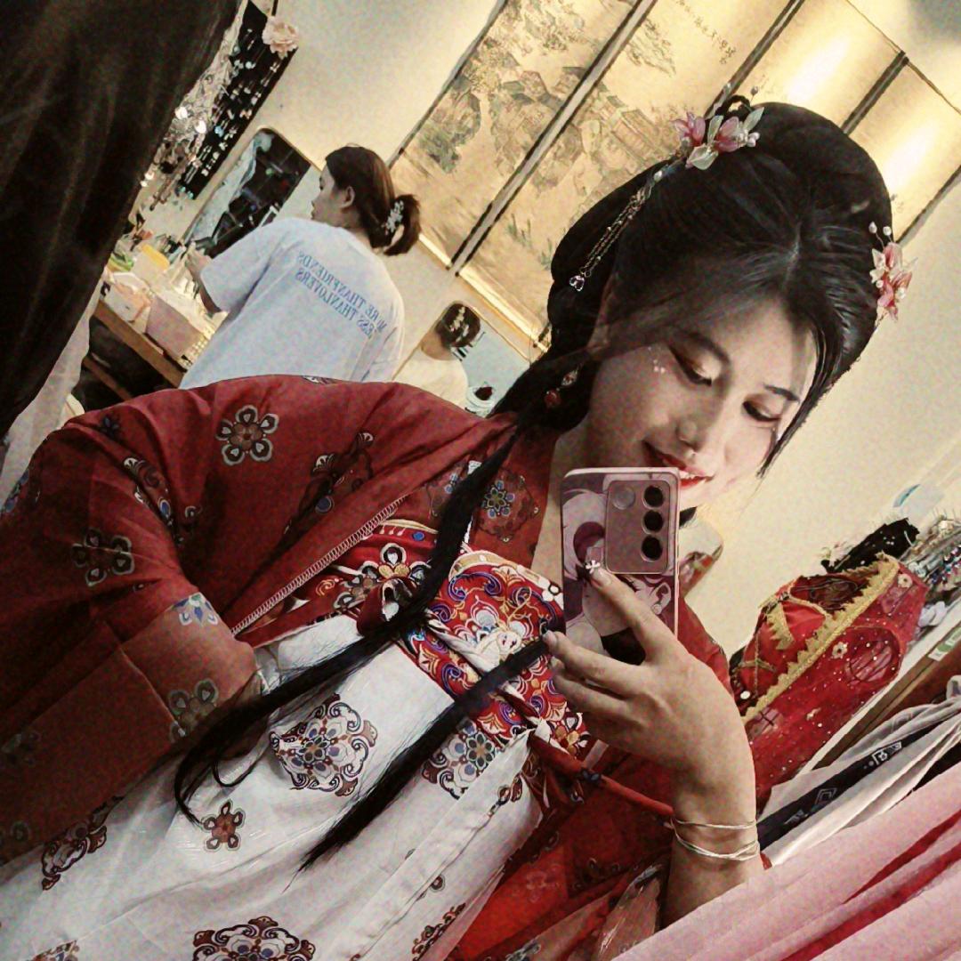 小飞燕，🥰