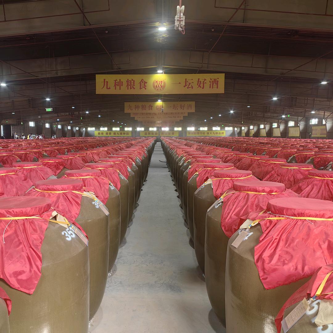 兰州市鑫珑啸百货酒水一站式批发