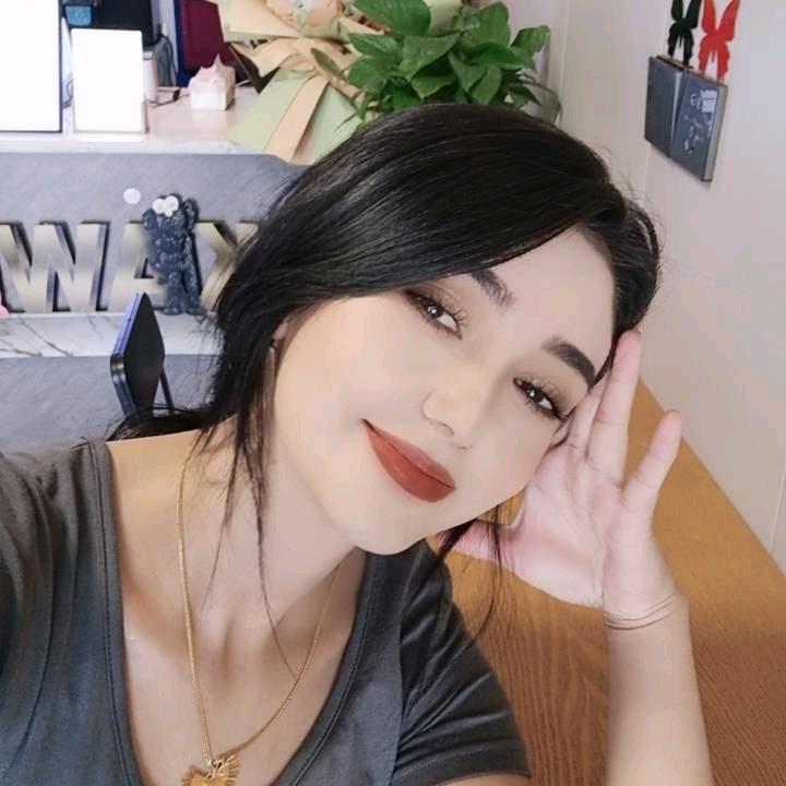 古丽在西藏买干果