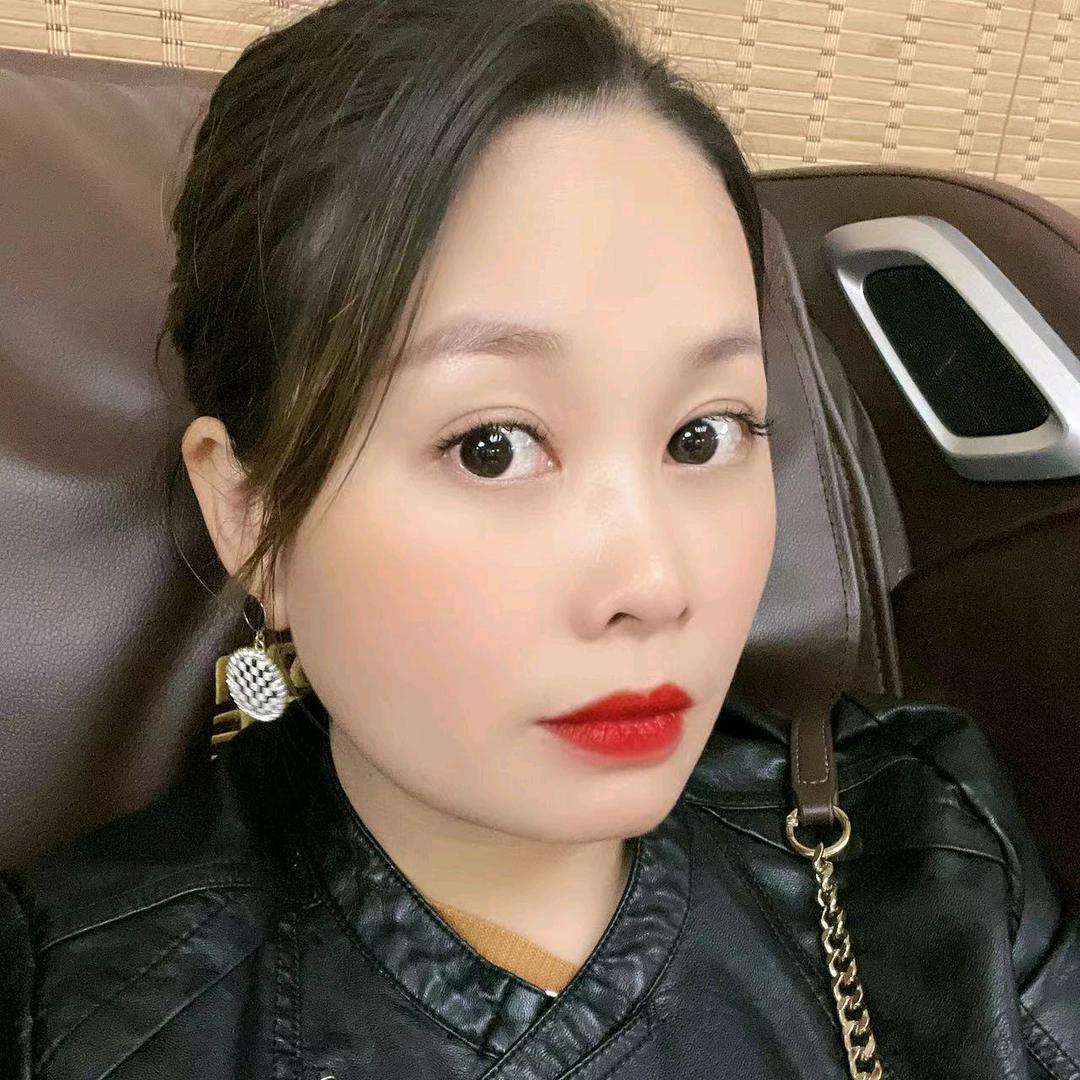 永兴通讯卖手机的花姐