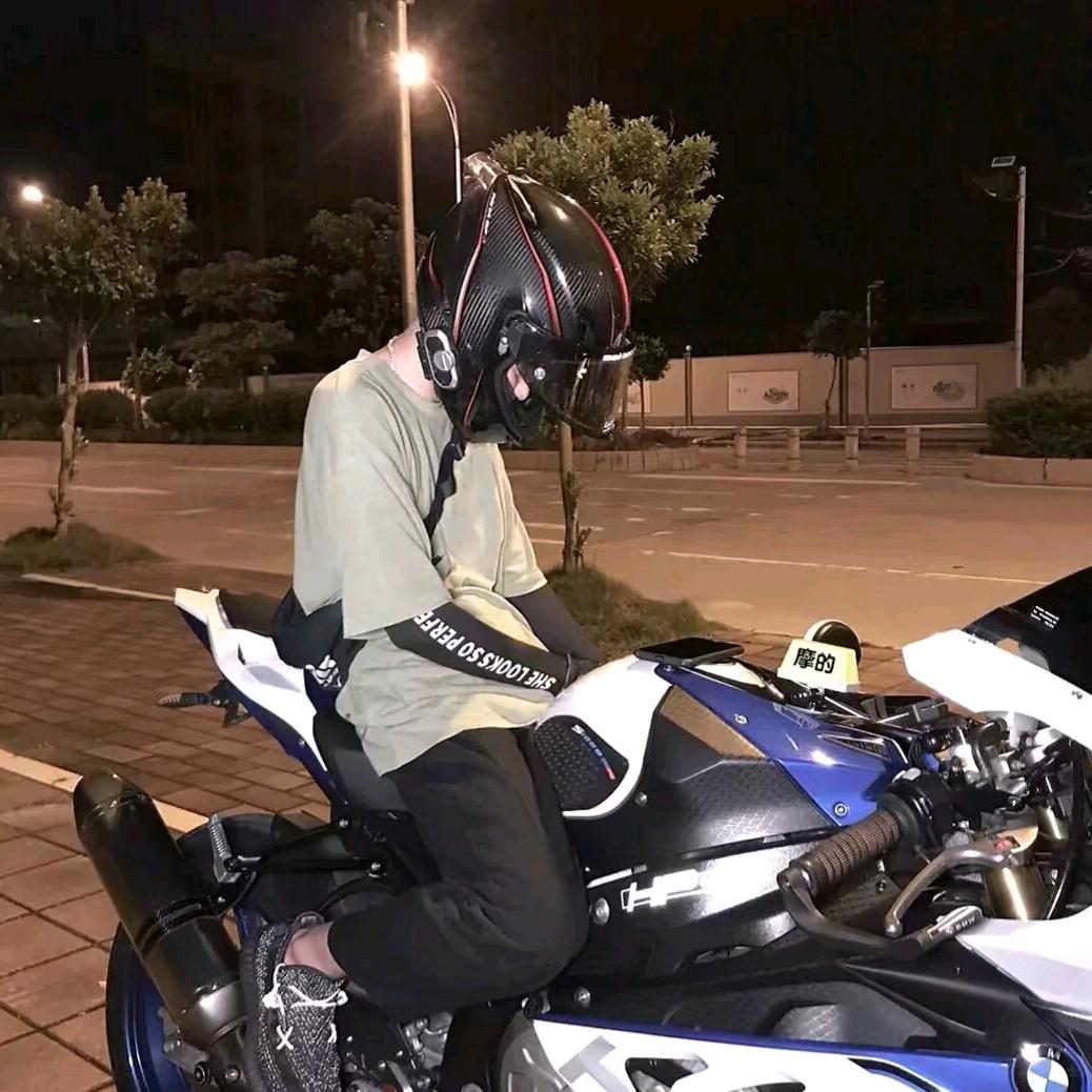 莫熙-
