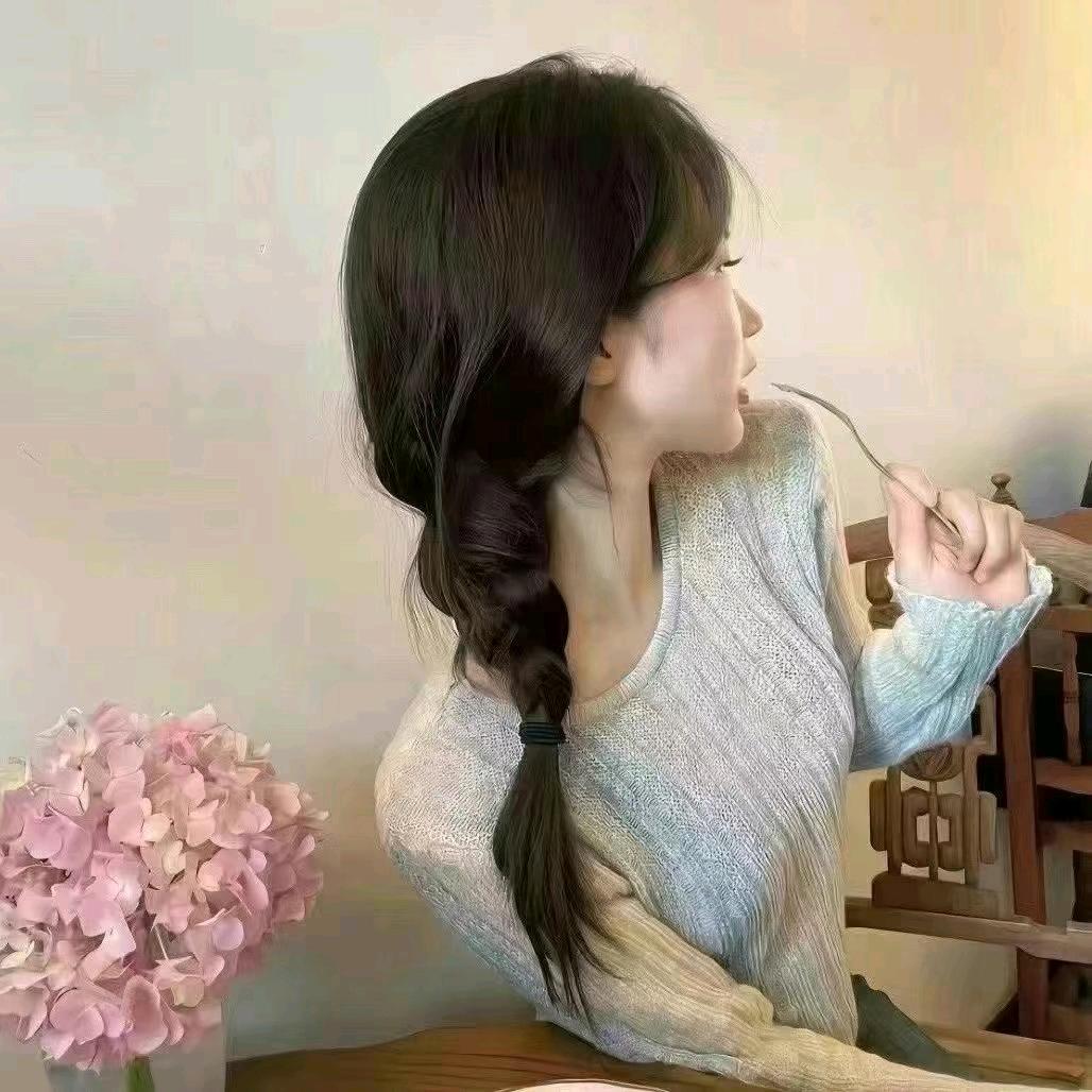 এ浅笑不语꧔💃