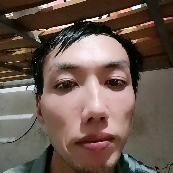 陈星乾单身一人0