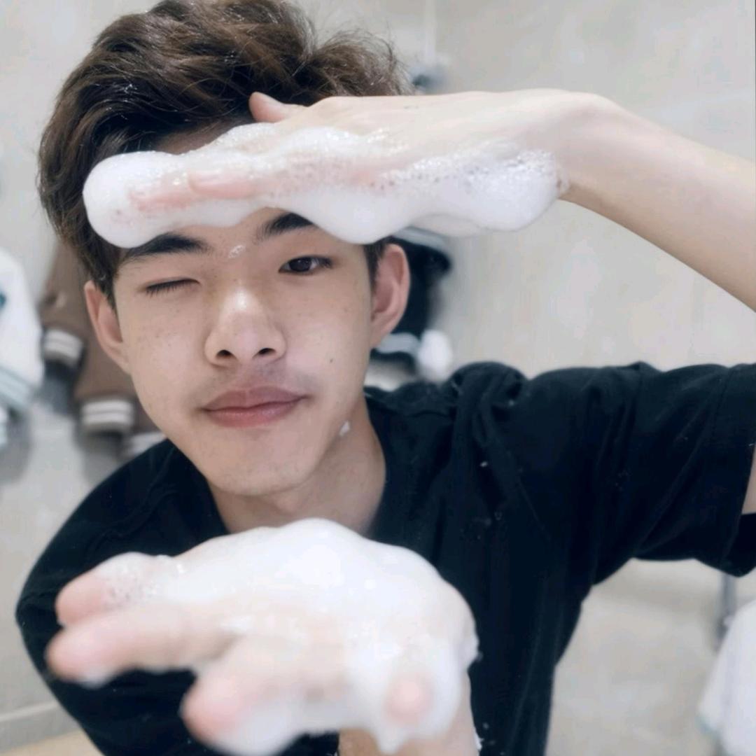 不配.