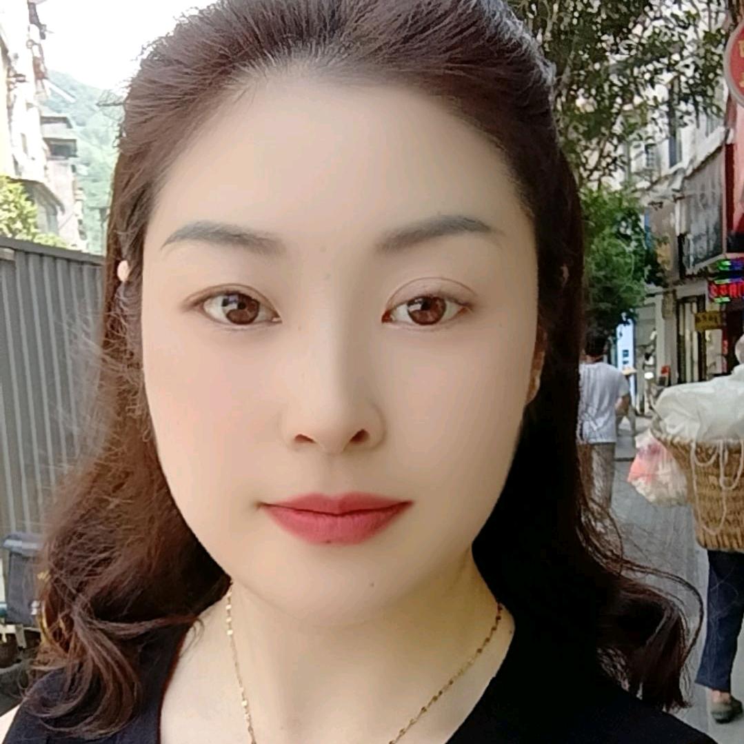 曹氏鸭脖老板娘