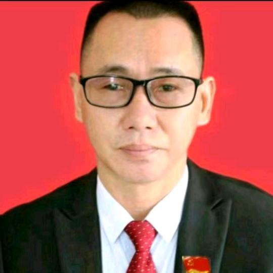 黄俤