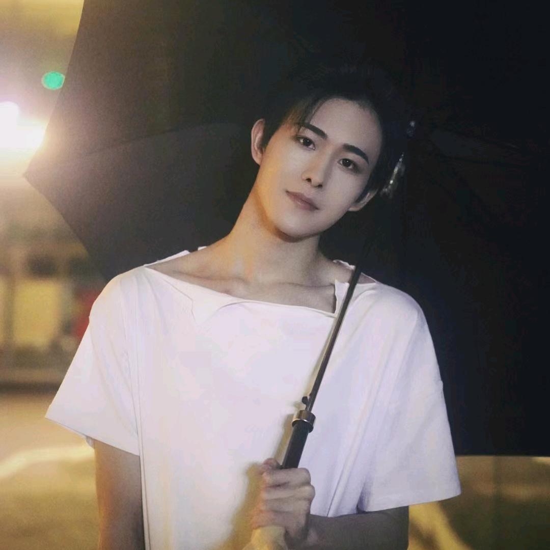 拔了靓仔嘴里最后一颗好牙