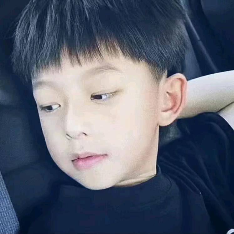 凌晨三点的路灯