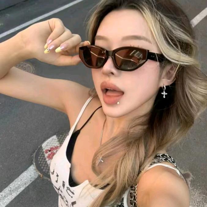 ￥