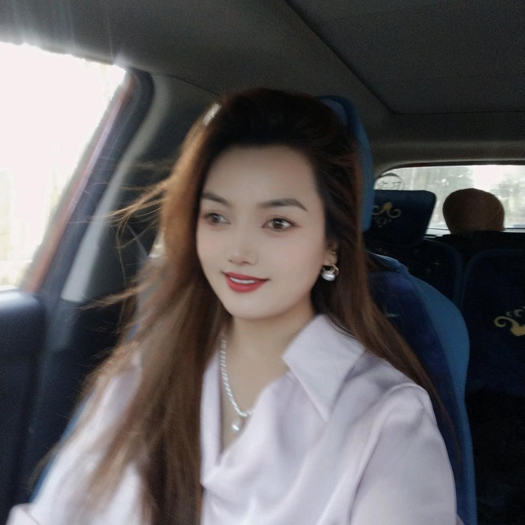 𝓐𝓶𝓲𝓷𝓪618♥️