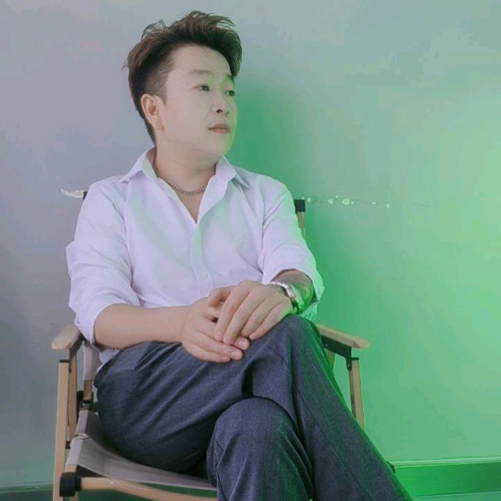 托  尼