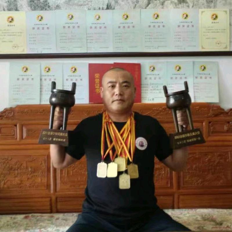 铁砂掌全国六年冠军张龙祥