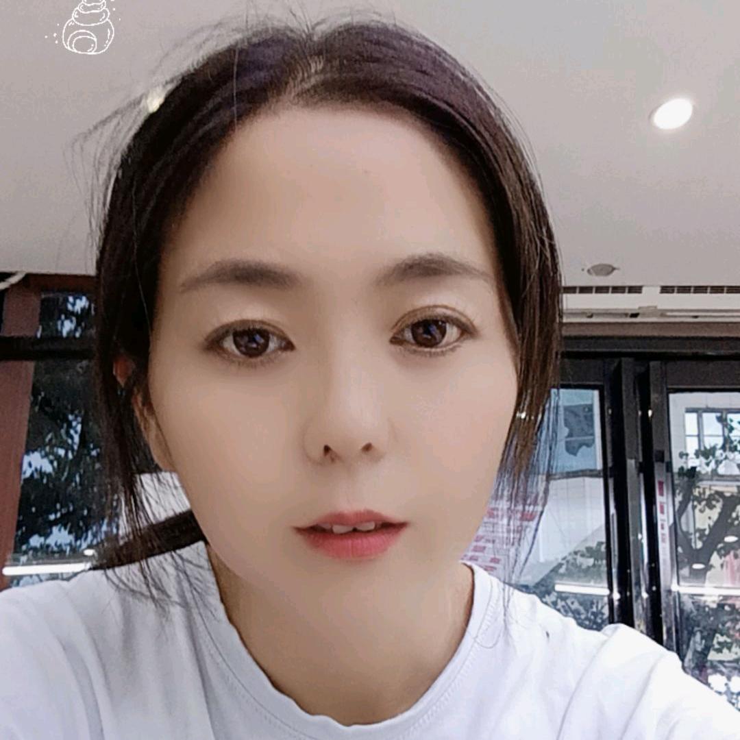 远嫁的姑娘。
