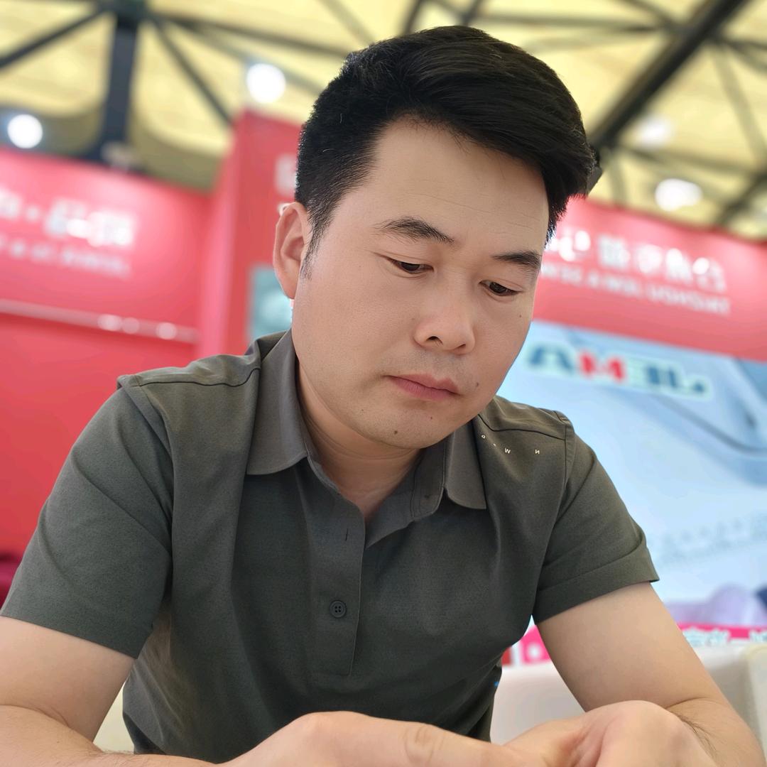 读情歌的老幺