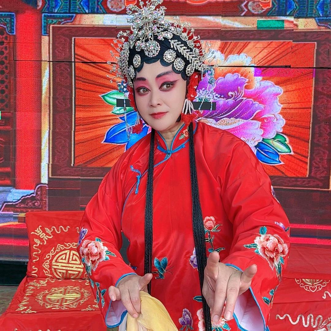 山东鄄城县豫剧团  团长  李红梅