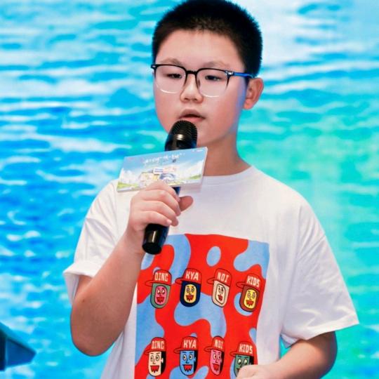 爱唱歌的小帅哥