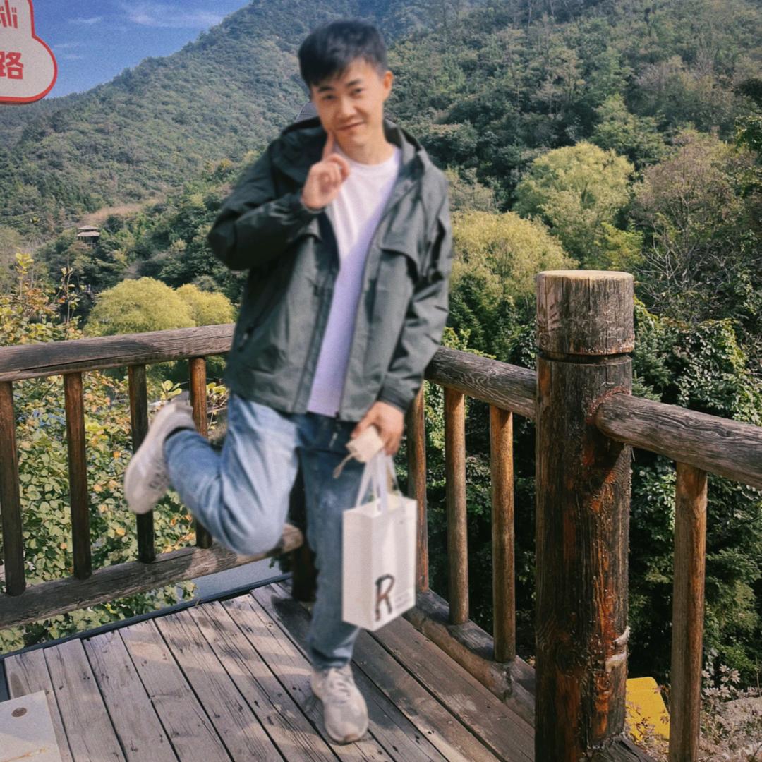 鹏鹏会飞